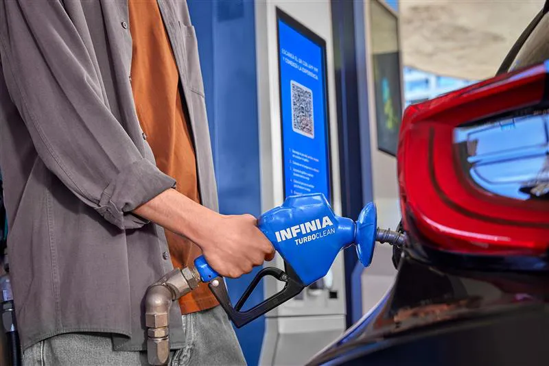 RET - YPF_01929 copy2 (1)